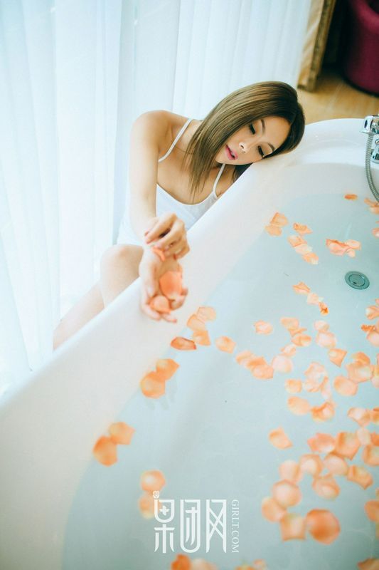 清纯裸女性感写真