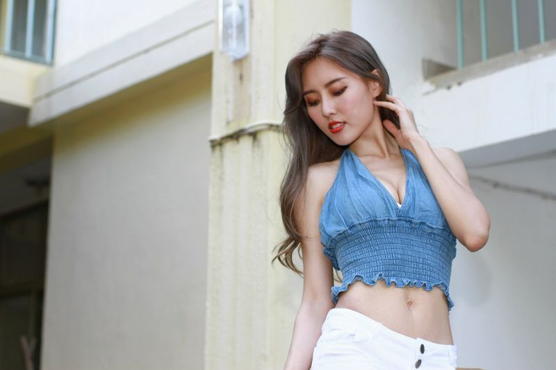 美腿番外篇系列长腿美模Queenie超短裤高跟美腿外拍