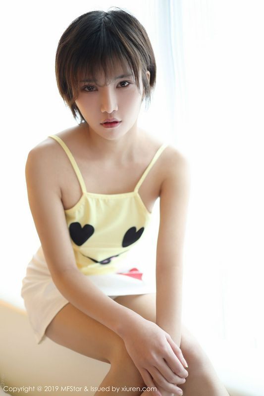 性感吊带丝袜小姿2002清纯可人也性感的娇媚感