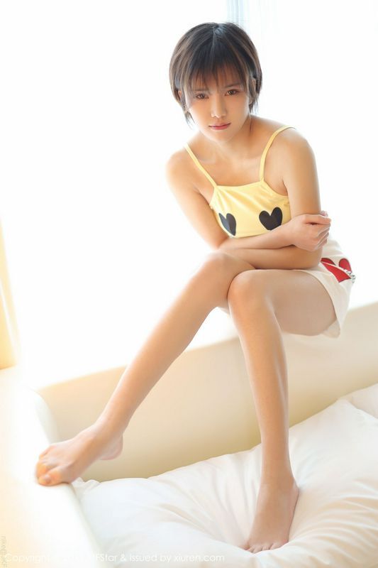 性感吊带丝袜小姿2002清纯可人也性感的娇媚感
