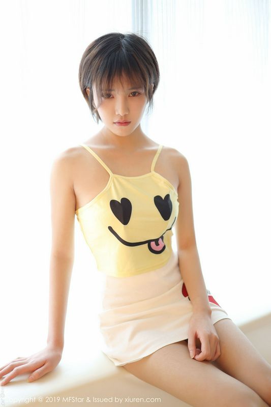 性感吊带丝袜小姿2002清纯可人也性感的娇媚感