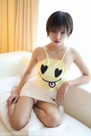 性感吊带丝袜小姿2002清纯可人也性感的