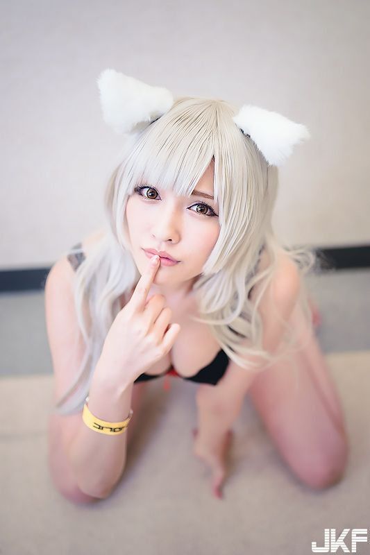 美少女AV女优桥本ありながコスホリ21に参戦！猫耳黒ランジェリー姿がエロ可爱い…