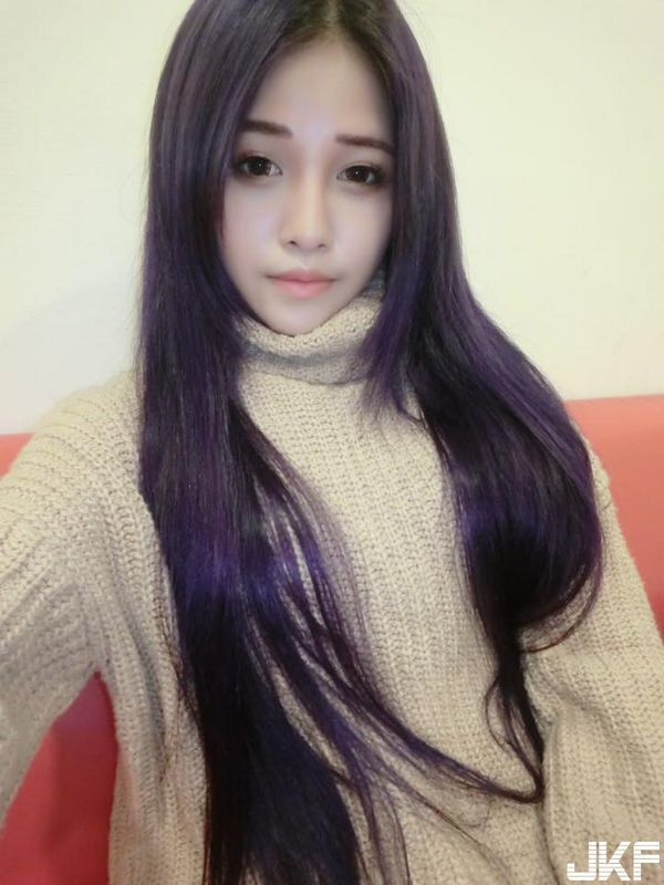 气质型尖脸正妹林芮彤不露奶光看脸我就可以~