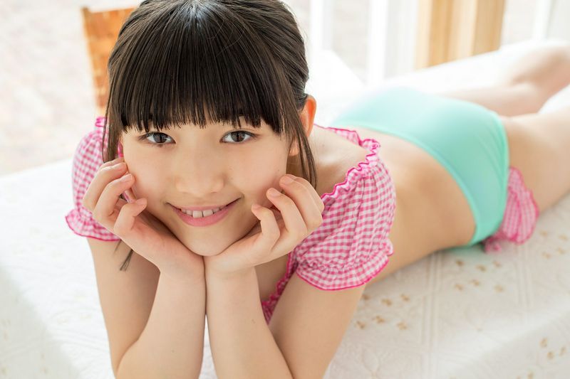 童颜小只马桃粉色泳装门前私拍 沢村りさ