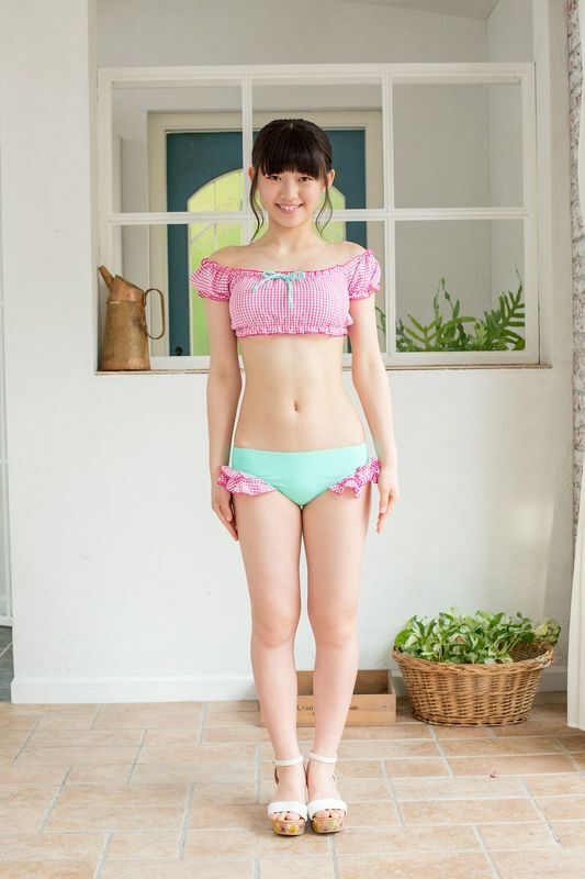 童颜小只马桃粉色泳装门前私拍 沢村りさ