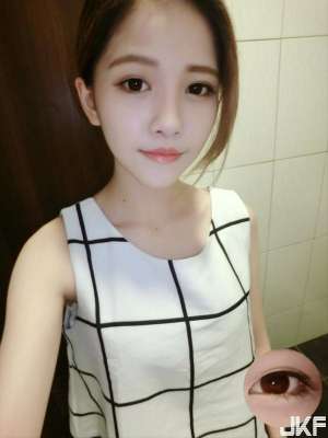 气质型尖脸正妹林芮彤不露奶光看脸我