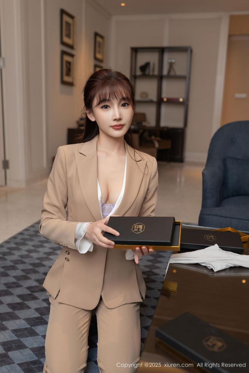 顶级的丝袜OL极品身材