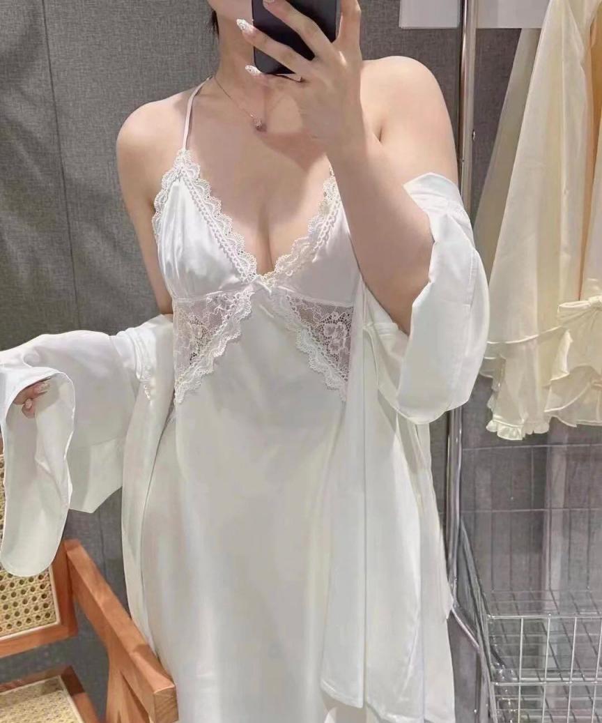 薄衣服下的奶头