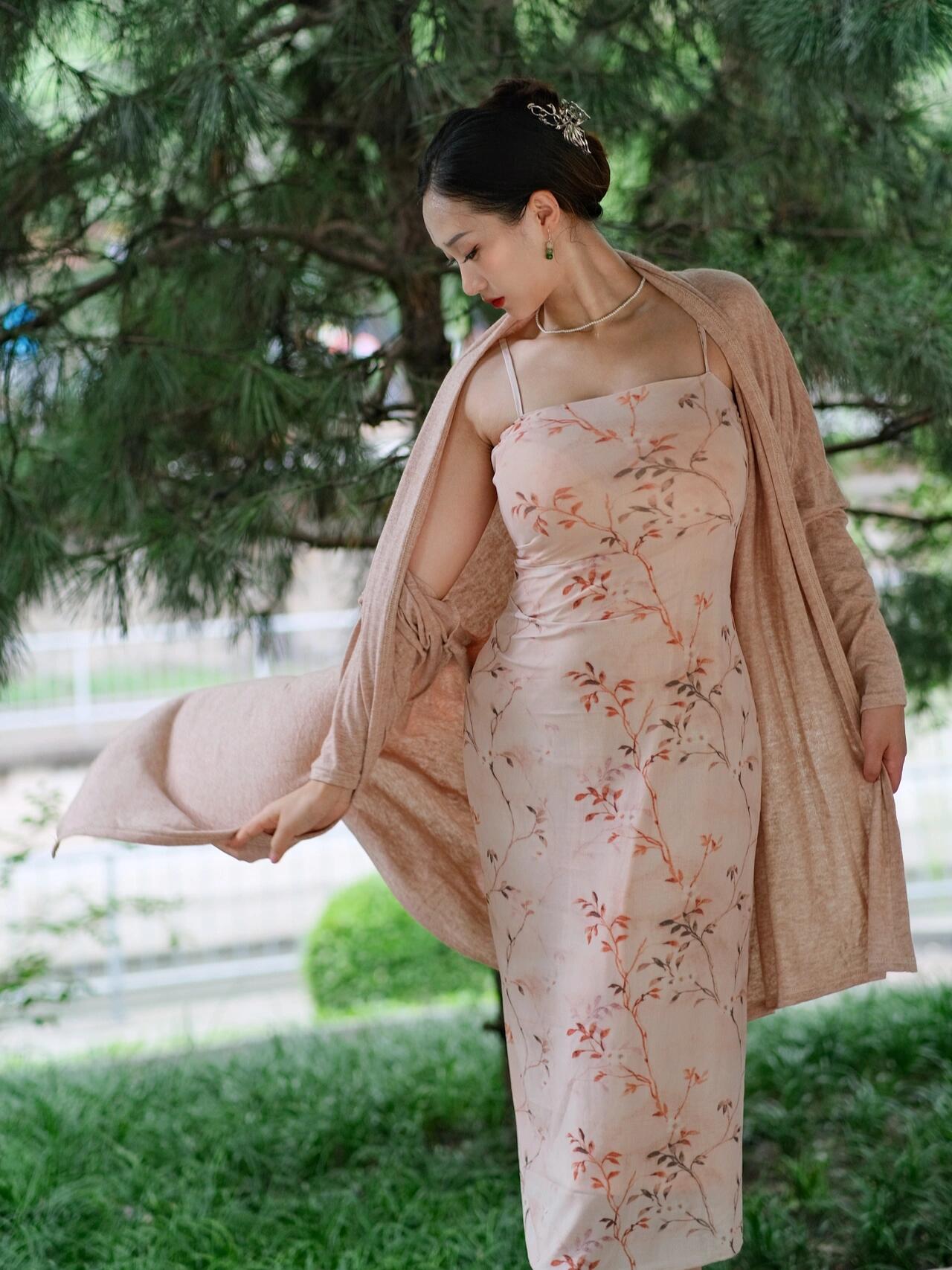 东方素女人妻的一组短热裤街拍