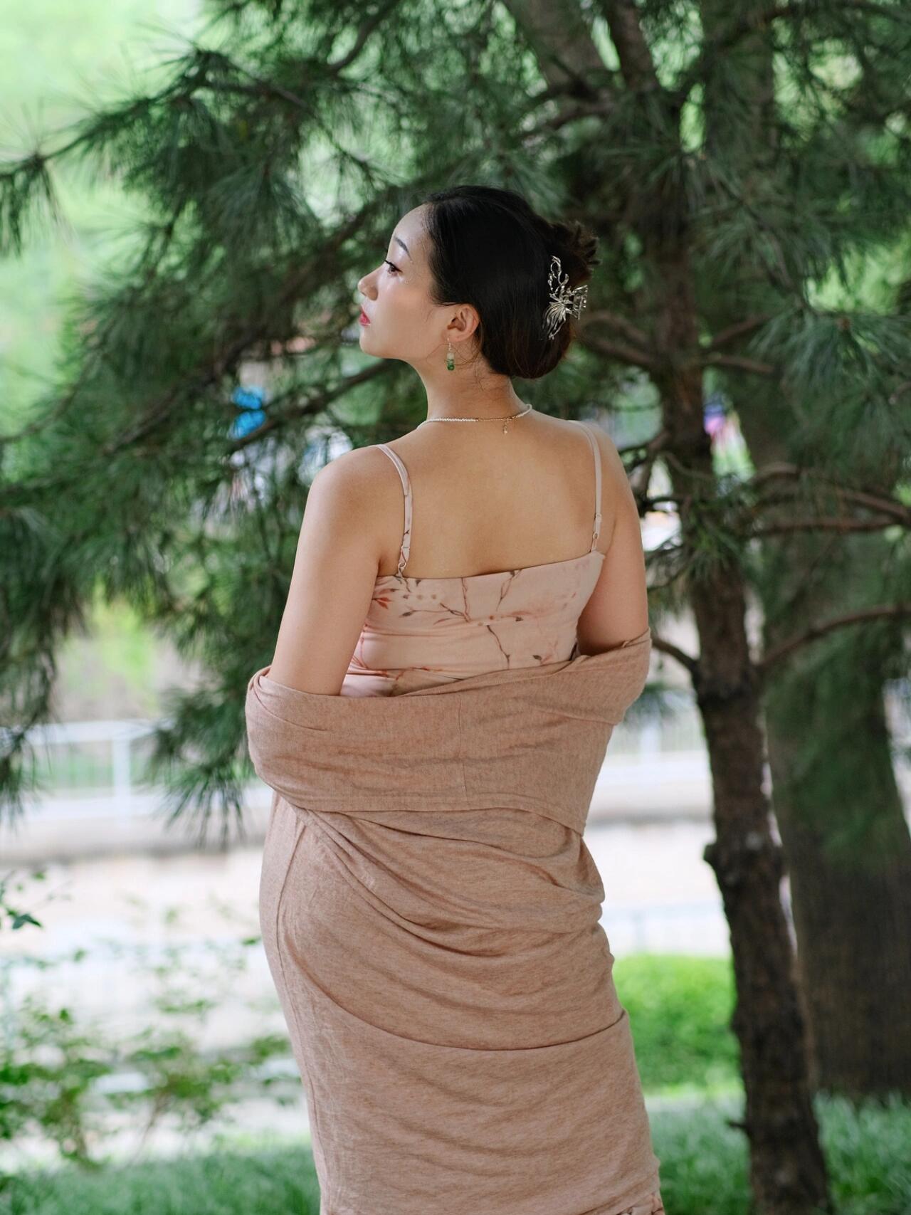 东方素女人妻的一组短热裤街拍