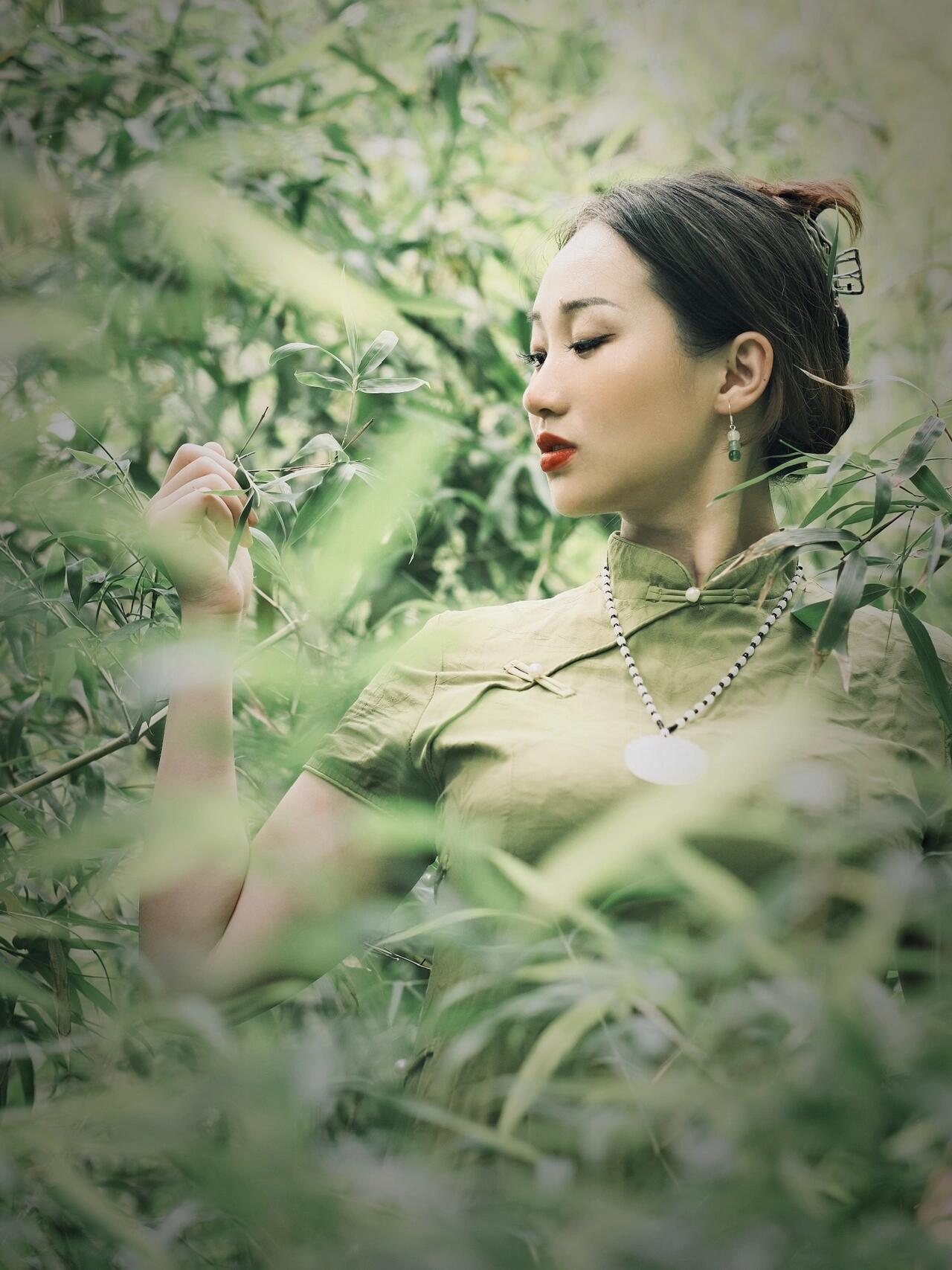 东方素女人妻的一组短热裤街拍