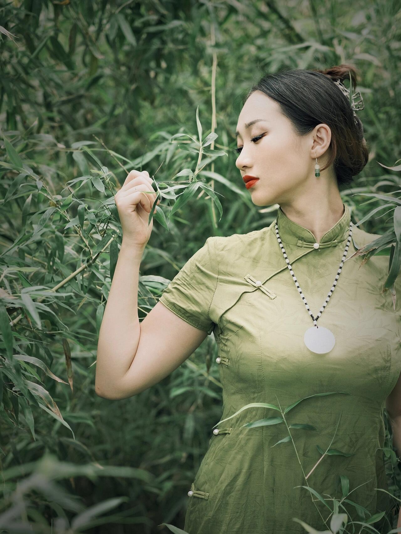 东方素女人妻的一组短热裤街拍