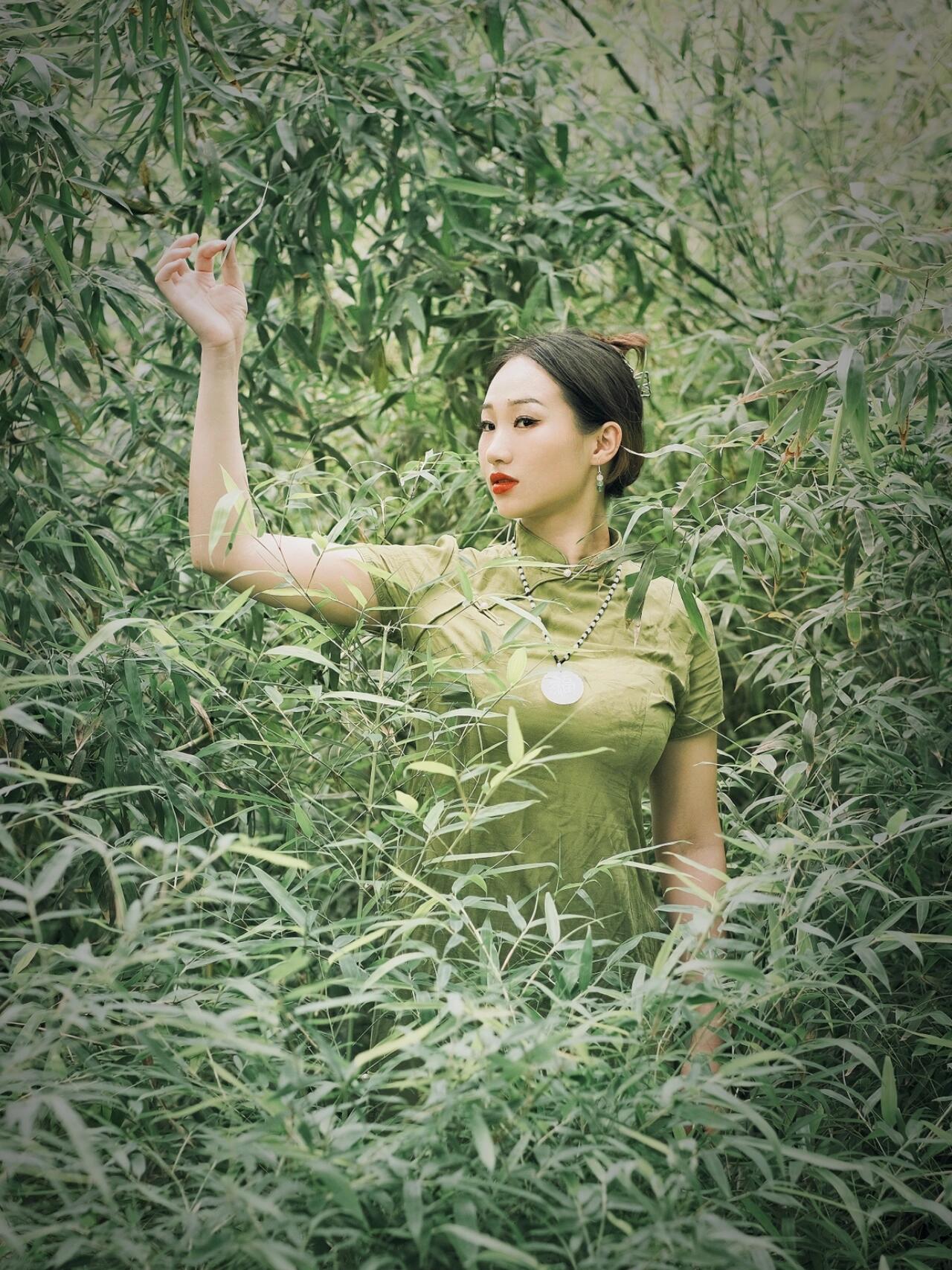 东方素女人妻的一组短热裤街拍