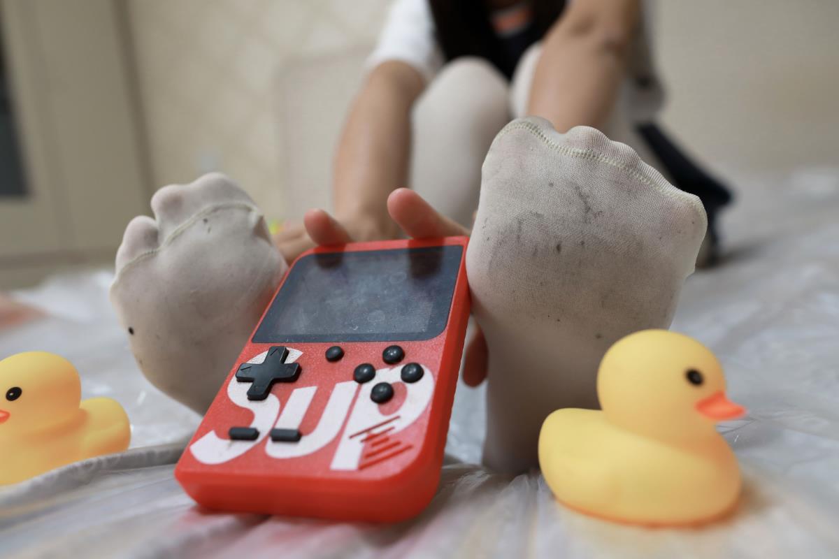 居家女友厚白丝足模风格