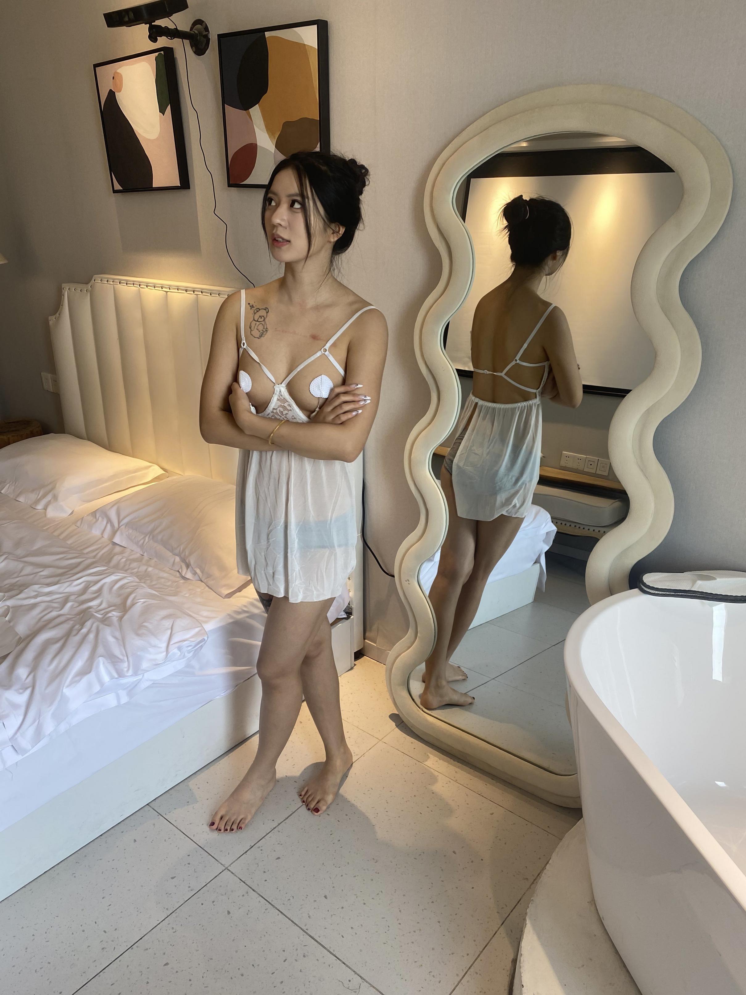 良家妹子这情趣内衣可是相当的骚