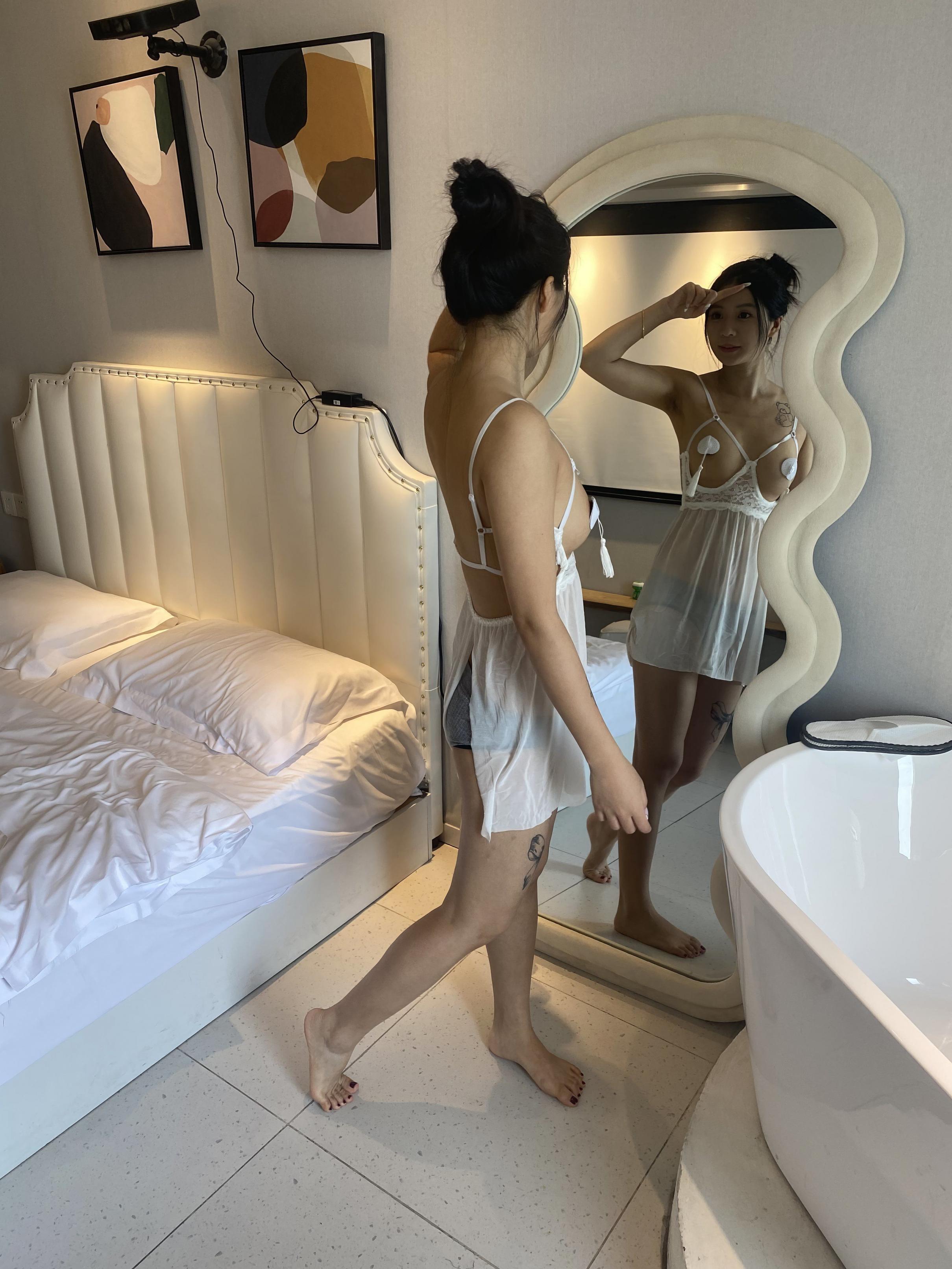 良家妹子这情趣内衣可是相当的骚