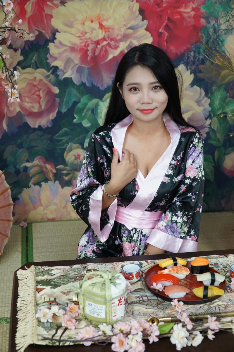 有点丑的妹子奶子挺大