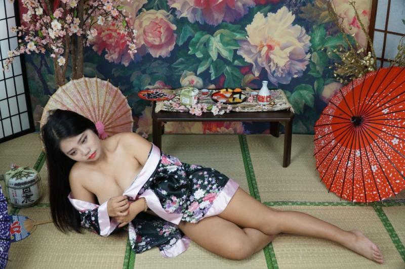有点丑的妹子奶子挺大